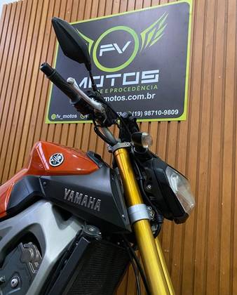 YAMAHA MT-09 